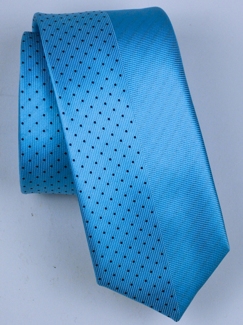 Niebieski krawat męski w delikatny wzór