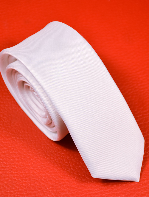 Krawat męski biały gładki jednolity.