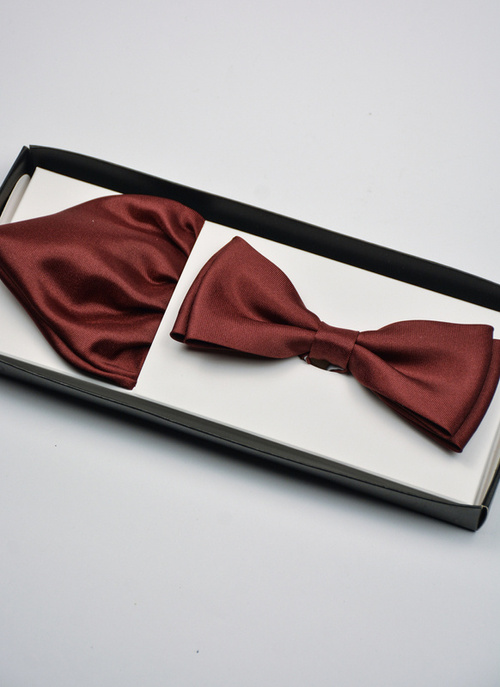 Bordowa mucha męska gładka jednolita z  poszetką 