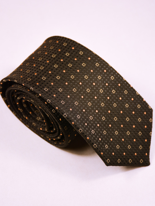 Brązowy krawat w drobne wzory